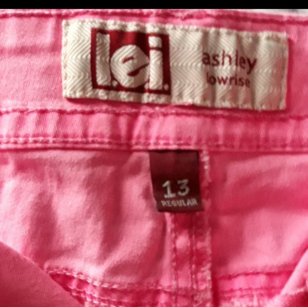 L.e.i hot pink shorts great condition